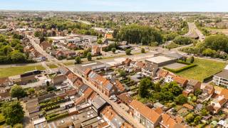 Deze ruime en gunstig gelegen bouwgrond van maar liefst 399 m² bevindt zich in een rustige, residentiële buurt van Harelbeke en biedt tal...