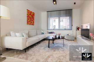 Volledig gerenoveerde en instapklare woning met gezellige stadstuinTroeven: * Toplocatie: gelegen in Runkst, tussen grote en kleine ring * Vlot...