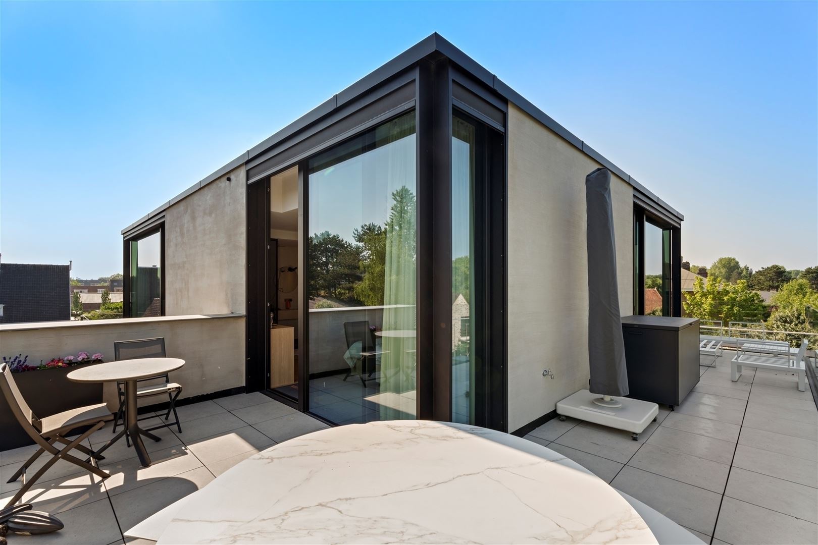 Splinternieuwe penthouse met grote terrassen in topgebouw - foto 2