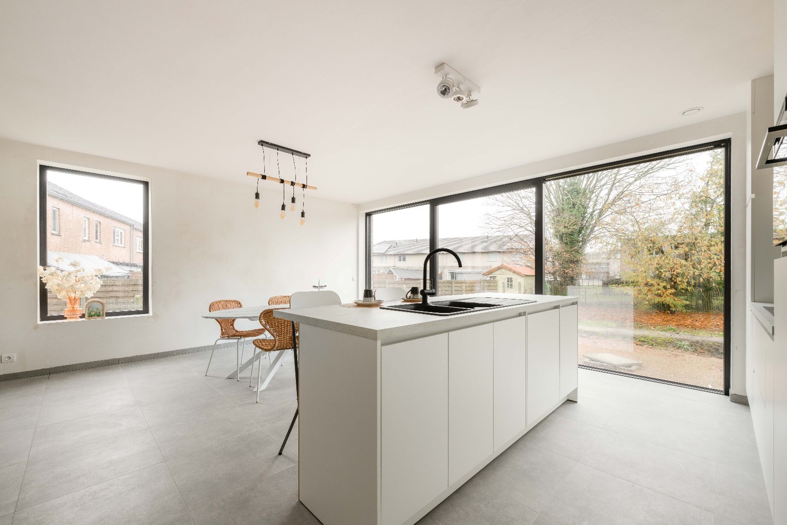 INSTAPKLARE ENERGIEZUINIGE NIEUWBOUWWONING MET 3 SLPKS | TUIN - foto 5