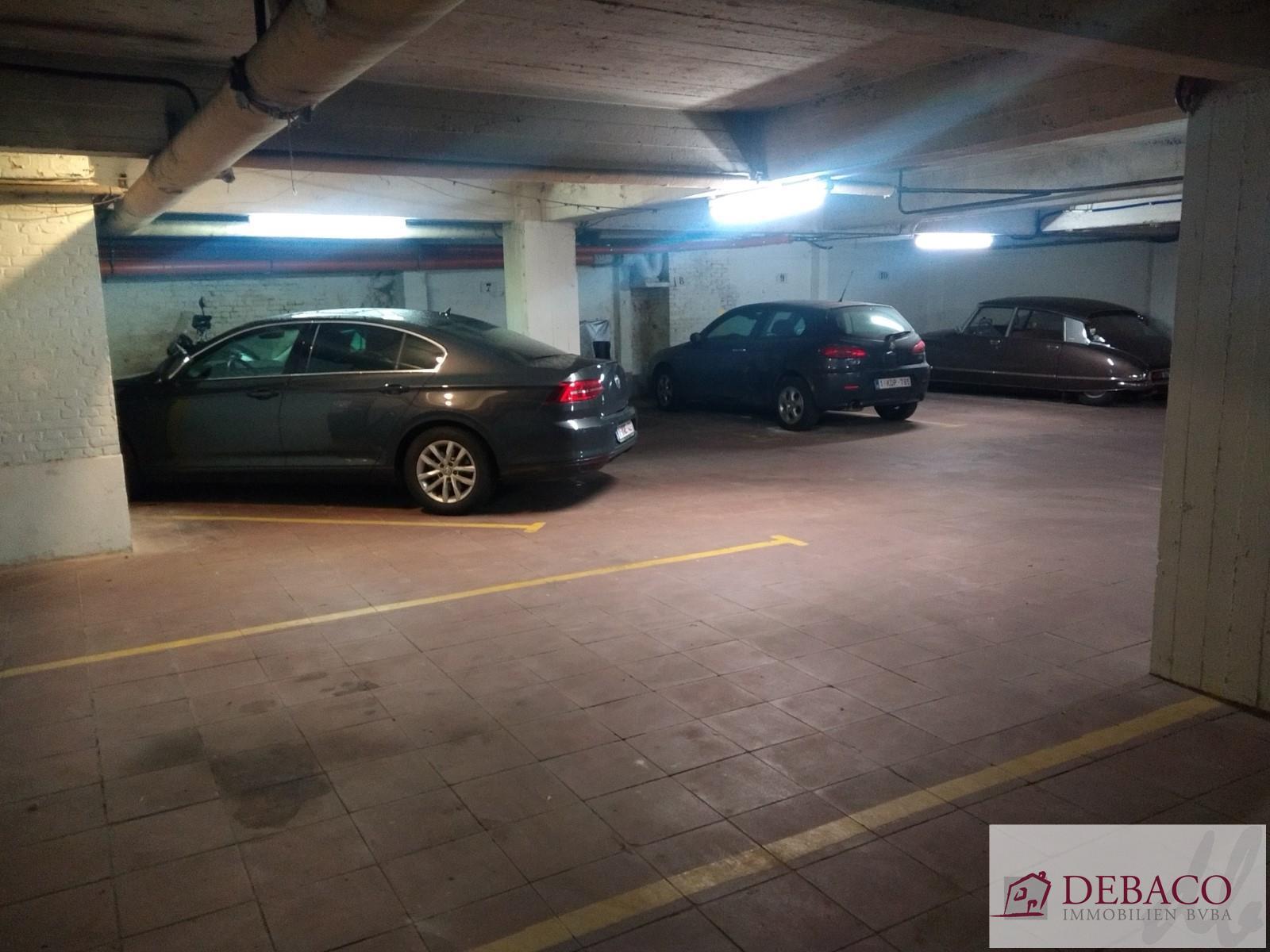 Garage for rent in Antwerp - photo 1