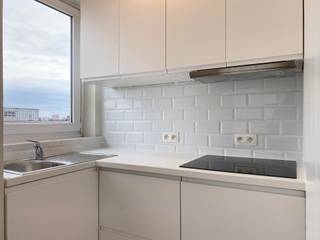 Studio met weids uitzicht in het centrum van Antwerpen!<br /><br />GA NAAR WWW.DEBOERENPARTNERS.BE OM RECHTSTREEKS UW ONLINE AFSPRAAK IN TE PLANNEN<br /><br />Deze gezellige studio (ca. 35m²) is gelegen op de Belgiëlei in hartje Antwerpen.<br /><br />De studio is voorzien van:<br />- Leefhoek<br />- Slaaphoek<br />- Keuken <br />- Aparte badkamer met toilet, wastafel en douche<br /><br />Bijzonderheden:<br />- <strong>AK €125 euro/maand</strong> voor verbruik en onderhoud gemeenschappelijke delen en water<br />- Beschikbaar vanaf 01/06<br /><br /><br />GA NAAR WWW.DEBOERENPARTNERS.BE OM RECHTSTREEKS UW ONLINE AFSPRAAK IN TE PLANNEN