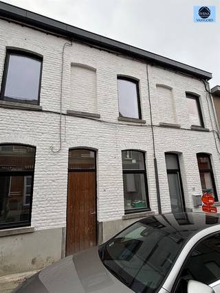 <p><span>Fully energy renovated home for rent</span></p><p><span> </span></p><p><span>This </span><span>fully energy renovated home</span><span> offers a modern and energy efficient living experience. With </span><span>three spacious bedrooms</span><span> and numerous </span><span>practical built-in closets</span><span>, this is the perfect home base for those seeking comfort and functionality.</span></p><p><span> </span></p><p><span>The </span><span>bathroom</span><span> is equipped with a </span><span>shower, toilet and a stylish sink unit</span><span>, so you will enjoy all the amenities you need. The </span><span>open kitchen</span><span> is a real asset: with </span><span>plenty of cabinet space</span><span> and </span><span>fully equipped</span><span> with modern appliances, cooking here is a pleasure.</span></p><p><span> </span></p><p><span>Outside you will find a </span><span>cozy courtyard and a small garden</span><span>, ideal for relaxing after a long day.</span></p><p><span> </span></p><p><span>Viewing day Wednesday June 3 between 16h30 and 17h30</span><span>.</span></p><p><span> </span></p><p><span>Interested? Contact us soon for a visit at 0489/54.69.99 or email to <span>info@svena.be</span></span></p><p><span> </span></p><p><span>These details are for information only and we cannot be held liable for any inaccuracies.</span></p><p><span>The habitable area is only indicative.</span></p>