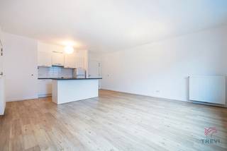 ETTERBEEK - In the European quarter, close to all European institutions, transport and shops, in the "Belview" project, UNFURNISHED...