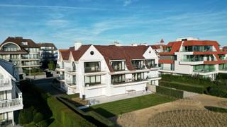 Gesloten garagebox op de -2 in de residentie Golf Garden op de Kustlaan.Afmetingen: 2m88 breed op 5m50 diep...