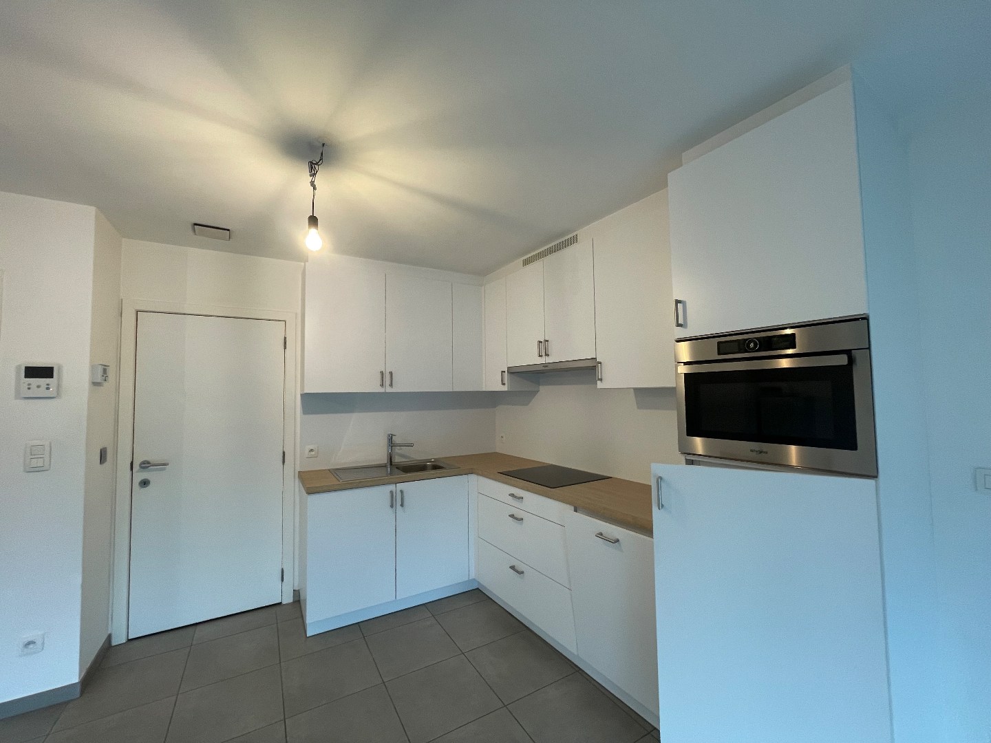 Energiezuinig studio met terras op de 2de verdieping in het centrum van Geel! - foto 4