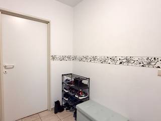 Dit ruim appartement is gelegen in het hartje van Beveren. Het is gelegen op de tweede verdieping en is makkelijk te bereiken via de lift.Indeling:...