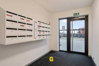 Dit recent 1-slaapkamer appartement bevindt zich op de gelijkvloerse verdieping van een recent opgericht gebouw, gelegen te Heuveldal.De ligging is...