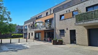 Dit instapklaar en energiezuinig gelijkvloersappartement van 108 m² werd ontworpen met bijzondere aandacht voor rolstoelgebruikers en bewoners met...