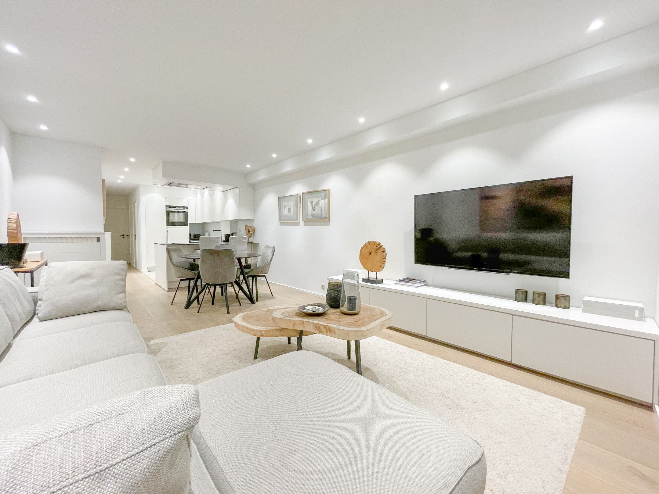 Stijlvol gerenoveerd appartement gelegen op een boogscheut van de zee. - foto 1