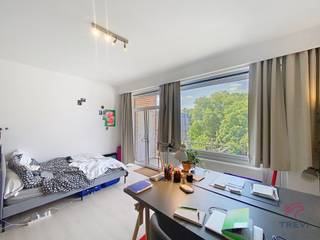 UCCLE - Longchampswijk, op een steenworp afstand van het Zonnekesbos, dicht bij alle voorzieningen (winkels en openbaar vervoer), appartement van ±...