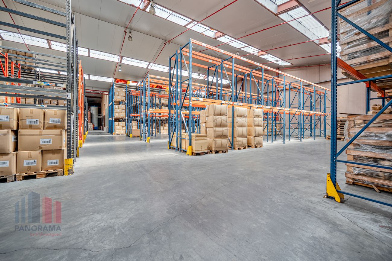 Industriële opportuniteit op toplocatie magazijn 13.500 m² op een grond van 22.952 m². - foto 3