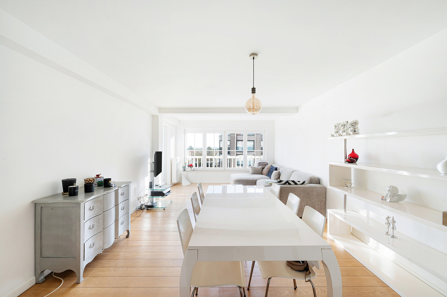 Stijlvol appartement in een standingvolle residentie in Normandische stijl gelegen in de Lippenslaan. - photo 3