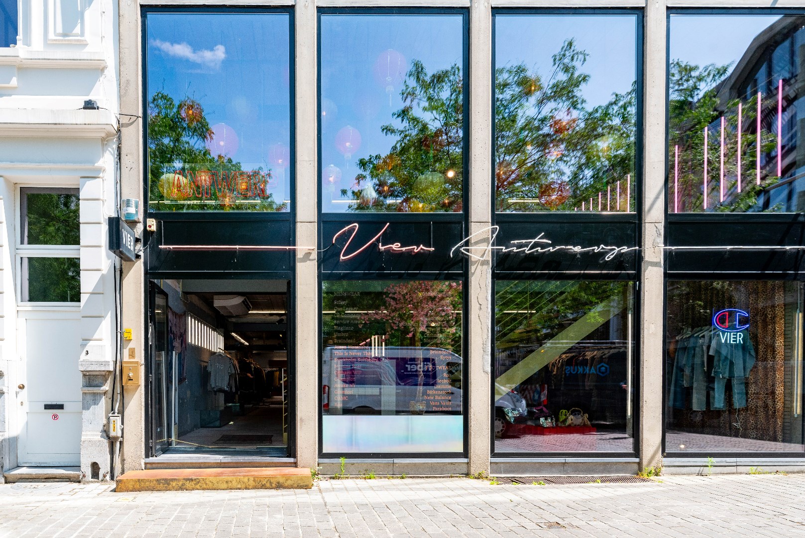 Veelzijdig handelspand in trendy winkelbuurt - foto 1