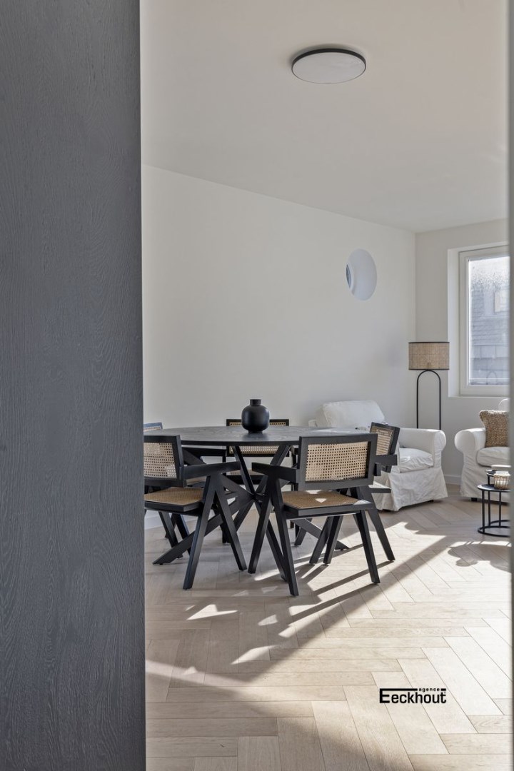 Luxueus en lichtrijk appartement in het centrum van Oostende! - foto 4