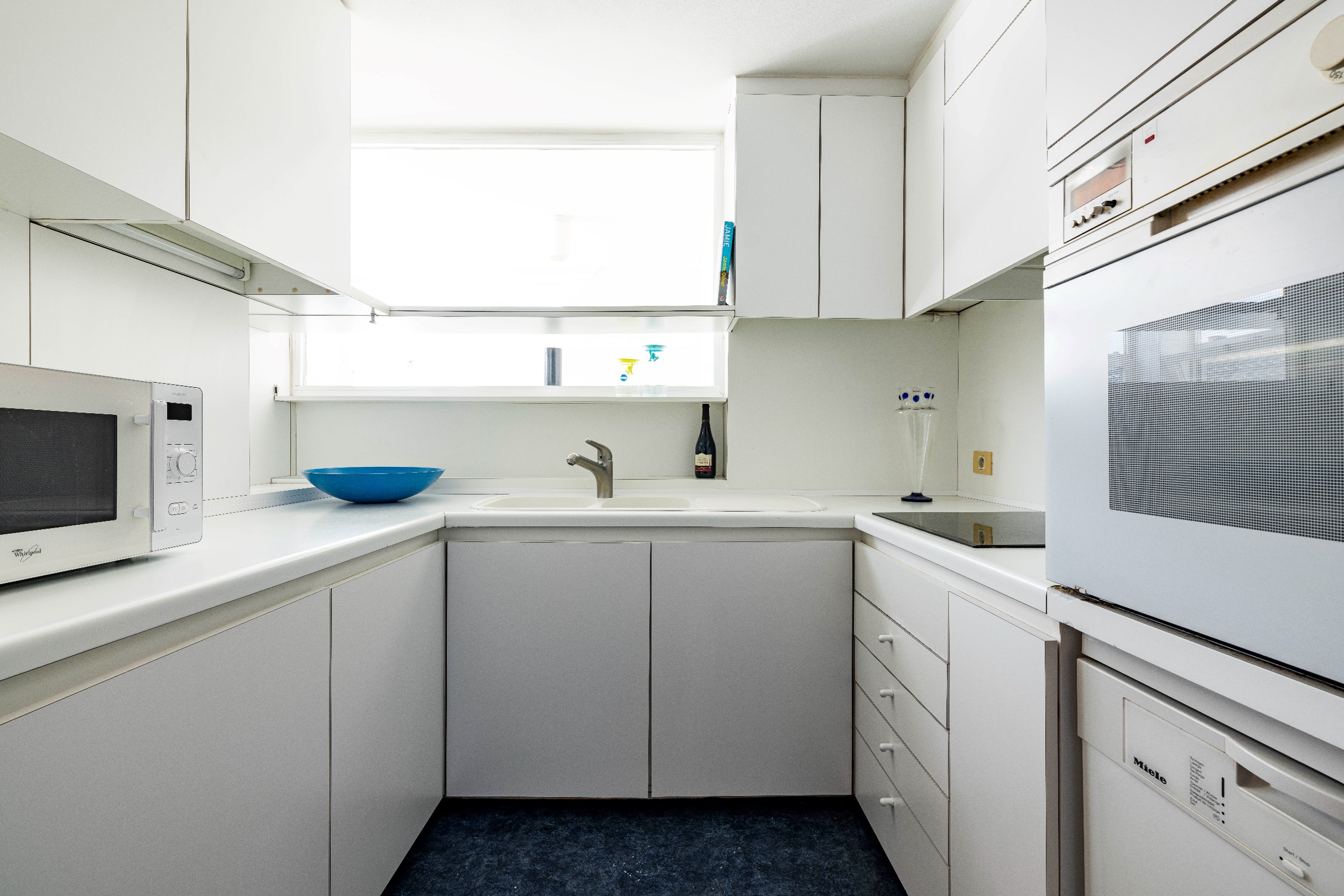 Handelspand van ca 180m² met bovengelegen ruim appartement met 4 slaapkamers en 2 badkamers - foto 5