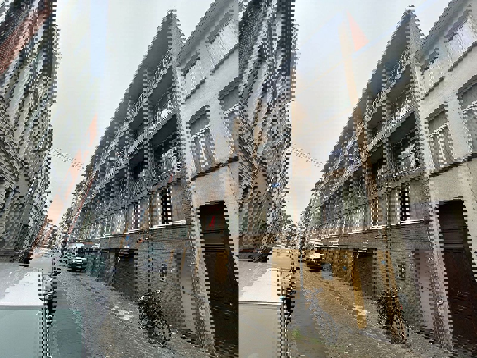 Op te frissen studio met terrasje - foto 1