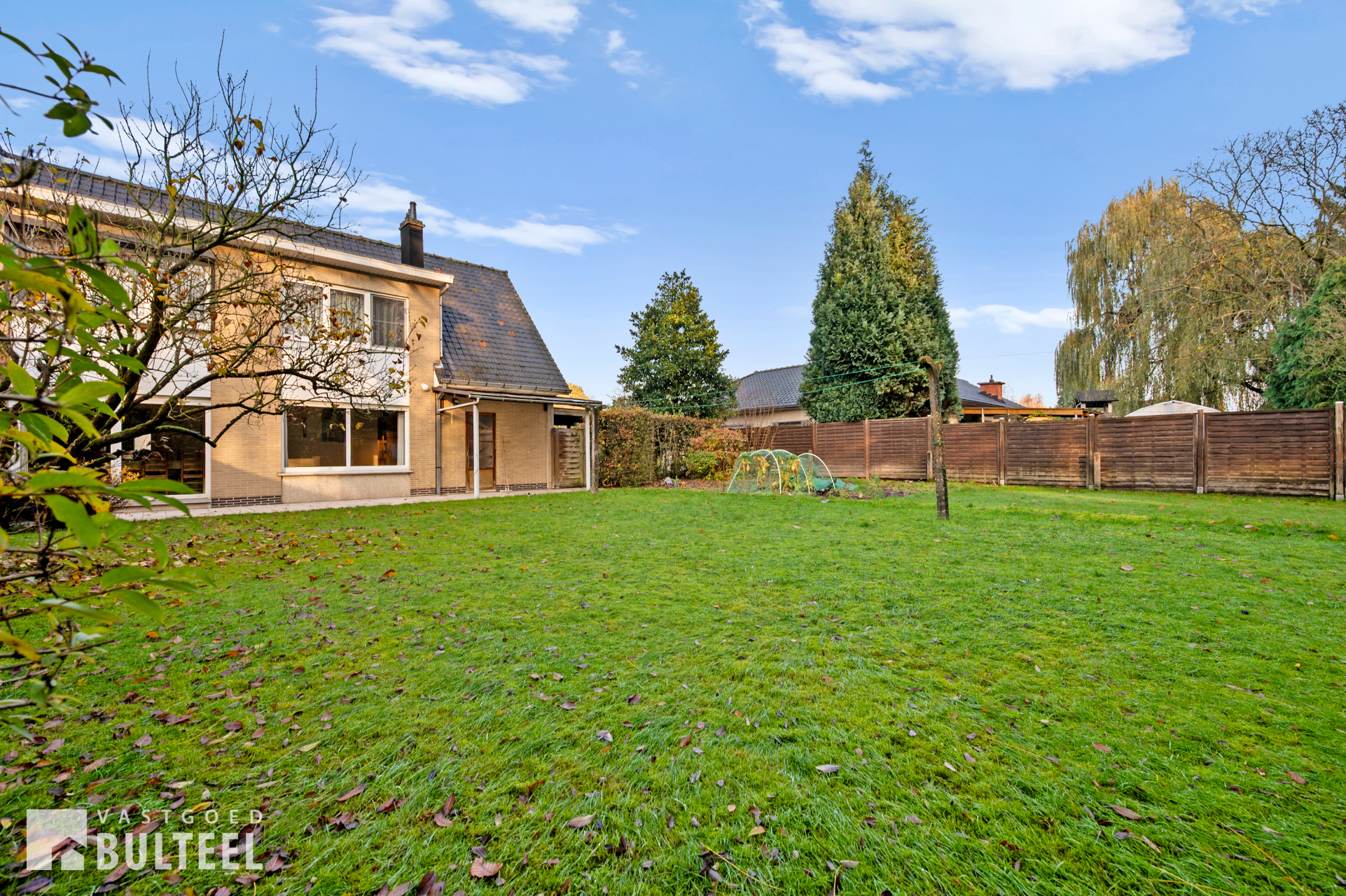 Charmante gezinswoning met garage en zonnige tuin in Sinaai! - foto 2