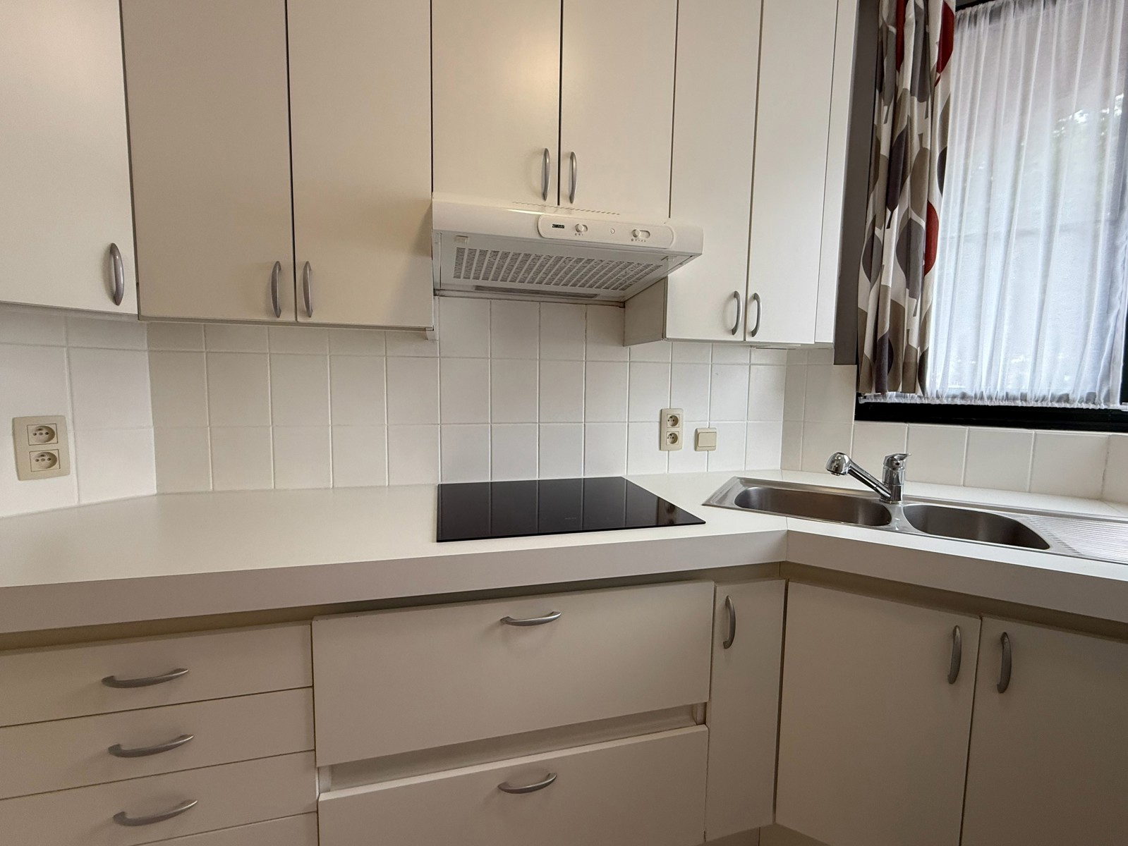 Gelijkvloers appartement met één slaapkamer. - foto 4