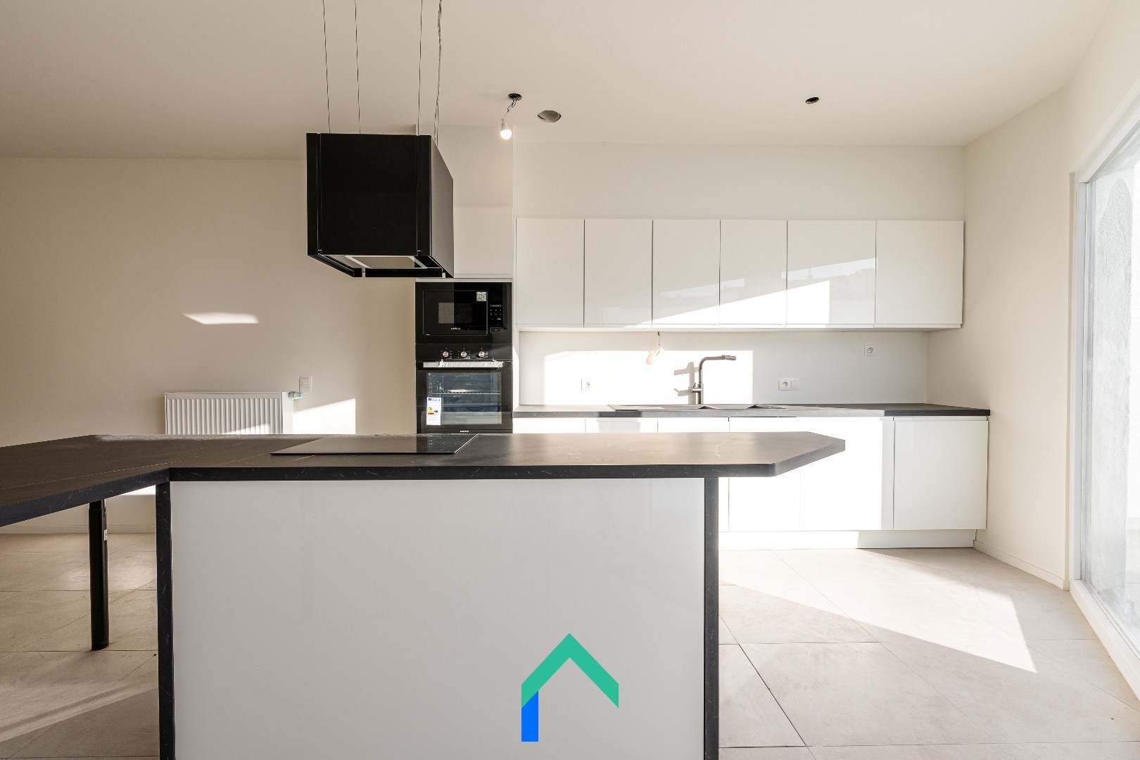 Volledig gerenoveerde woning met 5 slaapkamers in Oostende - foto 4