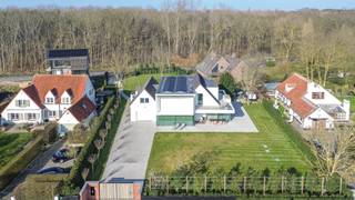 Ontdek deze exclusieve villa, gelegen in het pittoreske Nieuwmunster, De Haan. Oorspronkelijk gebouwd in 1969 en grondig gerenoveerd tussen 2020...