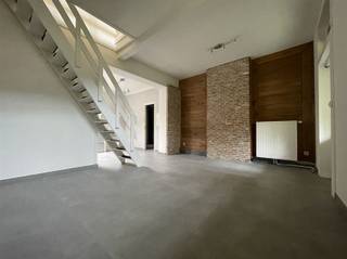 Zeer uniek en rustig gelegen woning in hartje centrum DendermondeGelegen op het charmante woonerf Hof van Gorus, een oase van rust op wandelafstand...