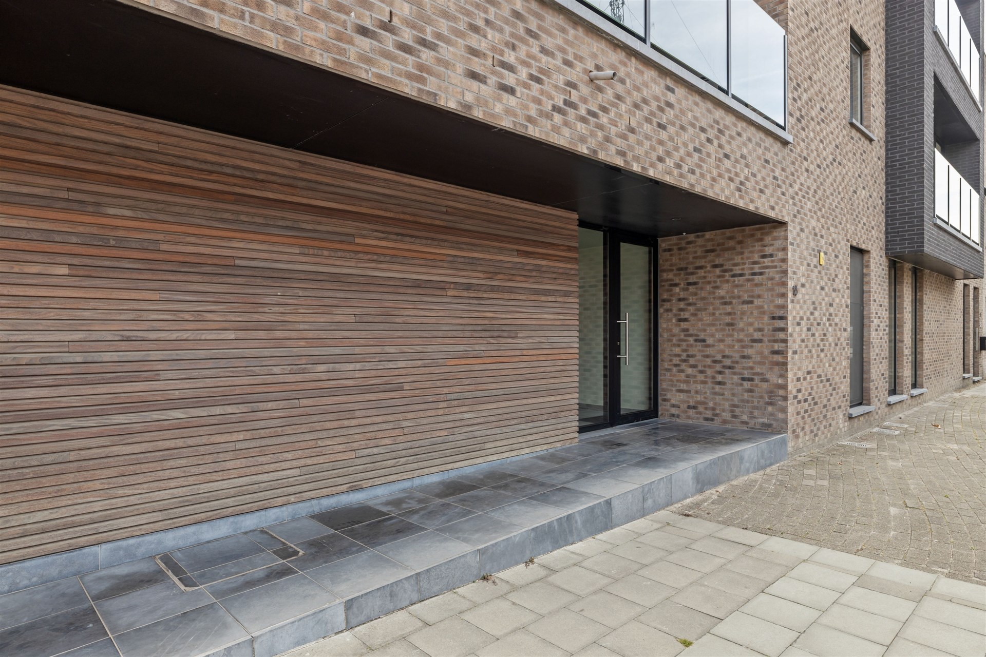 Prachtig 1-slaapkamer appartement in het hartje van Beveren - foto 2