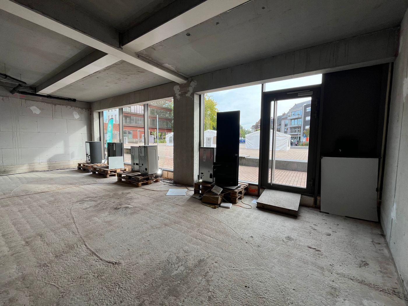 Nieuwbouw handelsruimte van 82 m² in het centrum van Hamme - foto 2