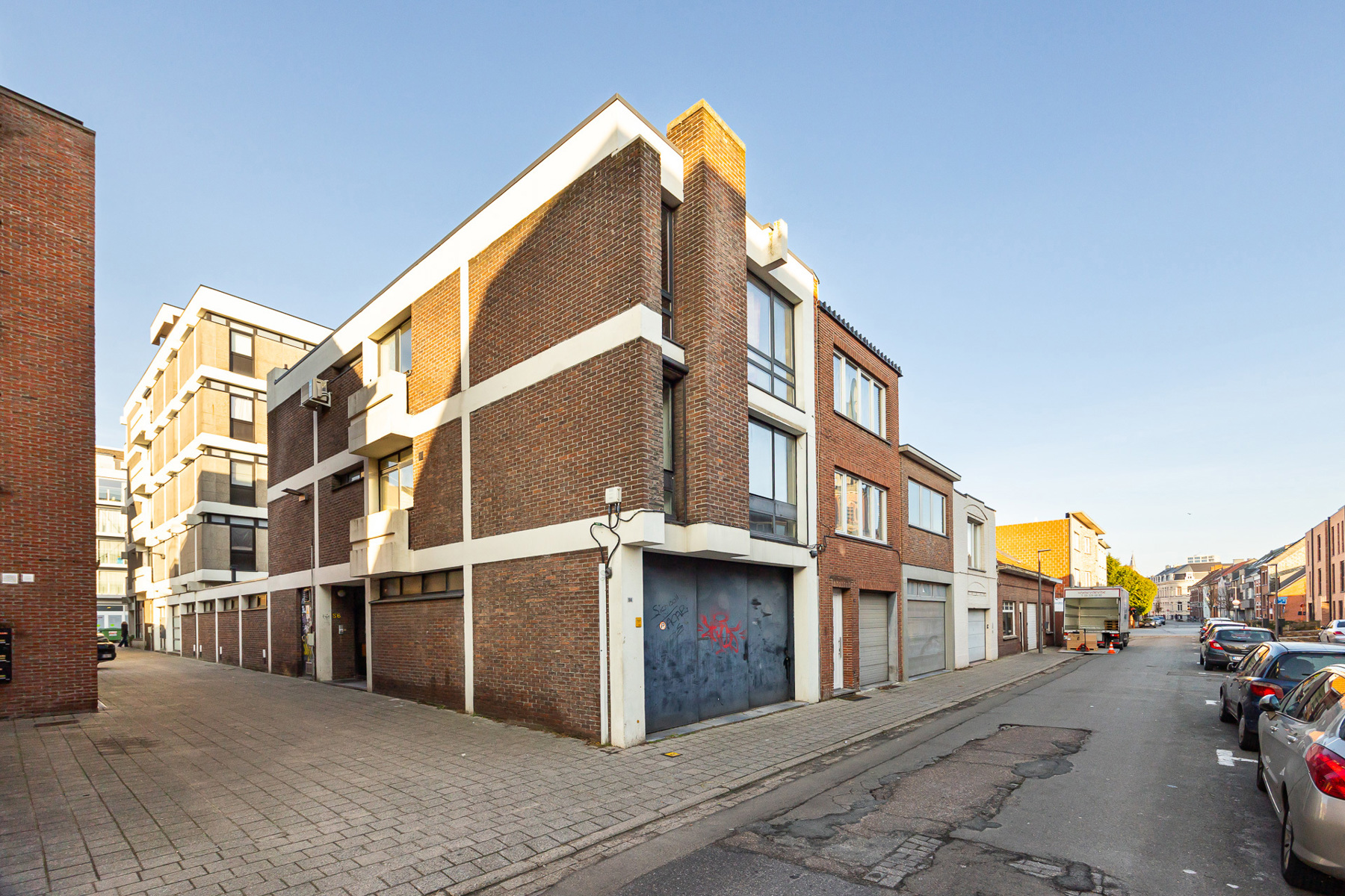 Gerenoveerd appartement met dubbele garage te Turnhout. - foto 3