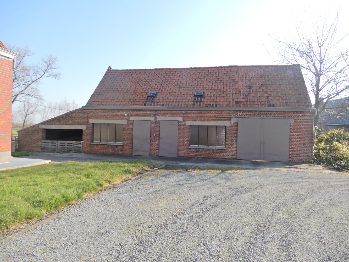 Alleenstaande woning met bijgebouwen te Meulebeke/Tielt. - foto 5