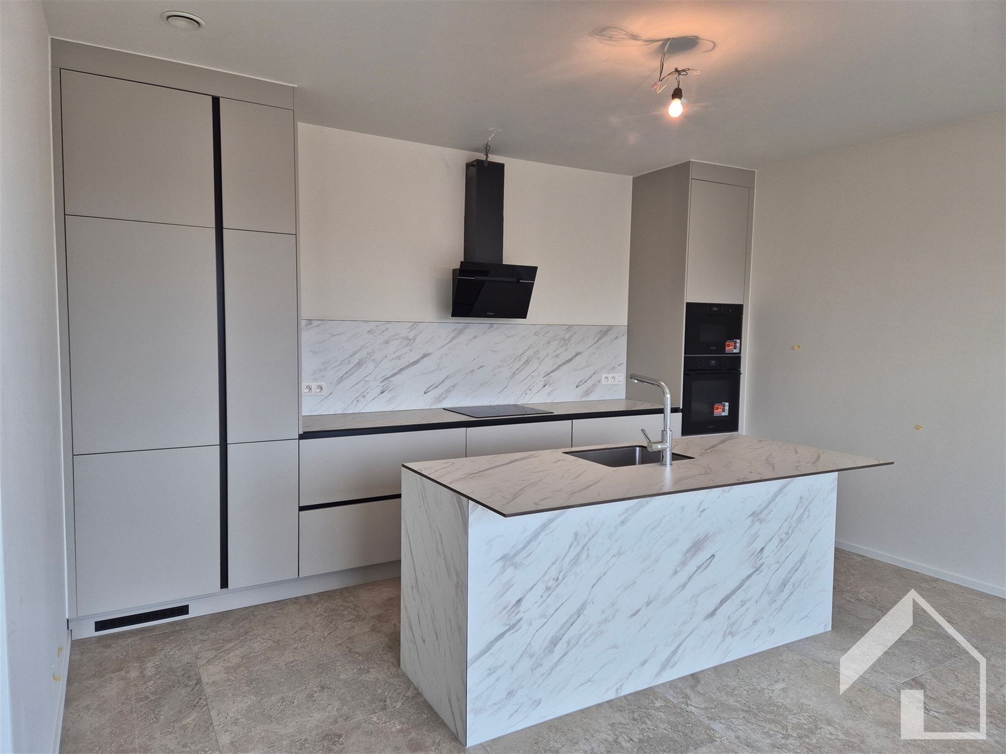 Nieuwbouw appartement op de 3de verdieping met 1 slaapkamer, terras en lift.   - foto 5