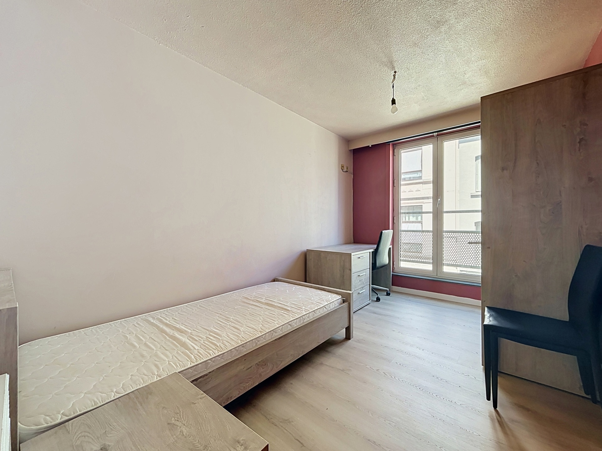 Gemeubelde studentenstudio nabij Keizer Karelstraat.  - foto 4