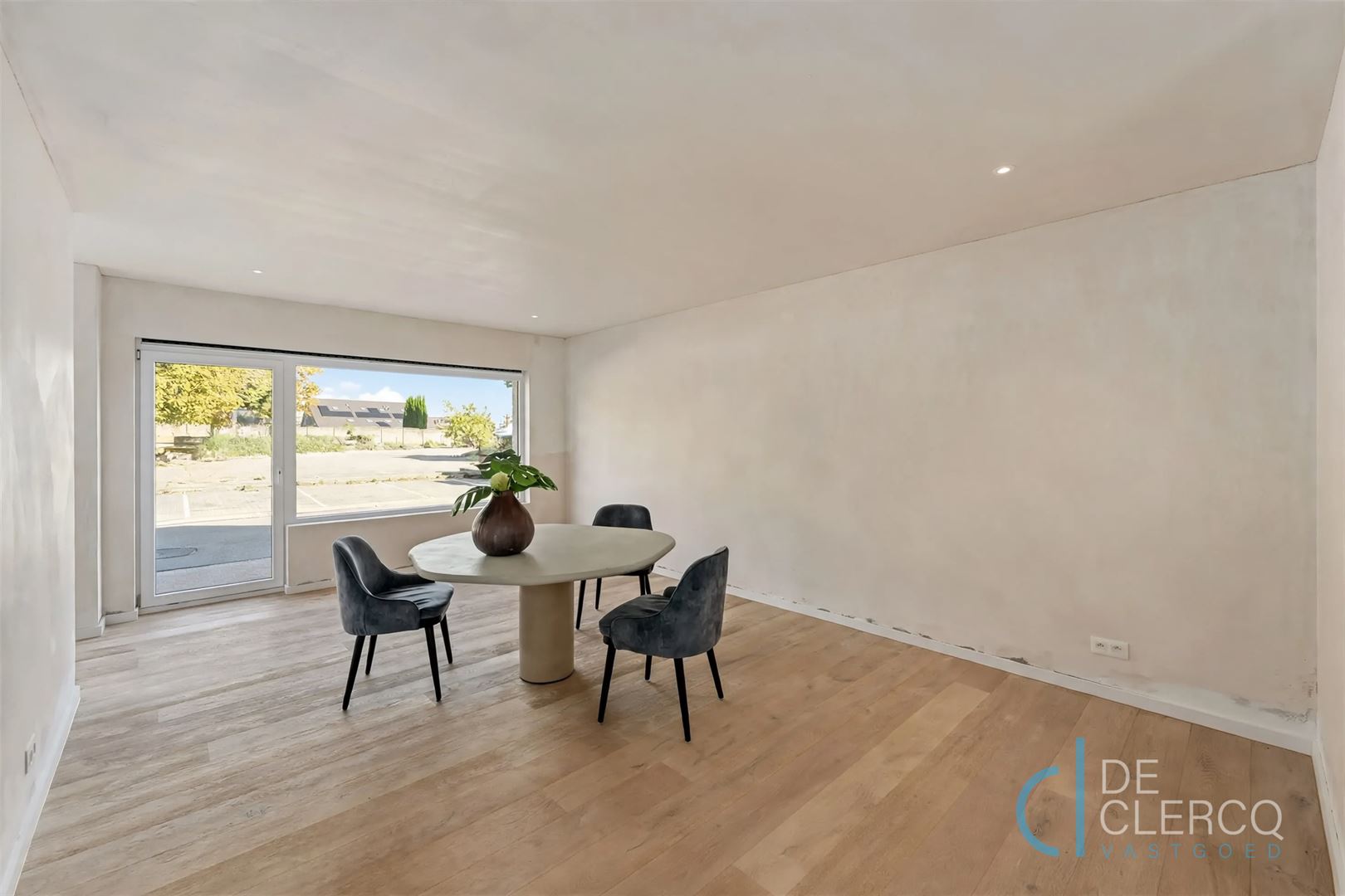 Gerenoveerde woning met oprit te koop in centrum Lochristi! - foto 4