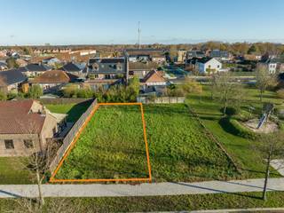 Dit prachtig oost-georiënteerd perceel bouwgrond is bijzonder goed gelegen in een mooie, residentiële wijk in Berendrecht. Hoewel het stuk grond...