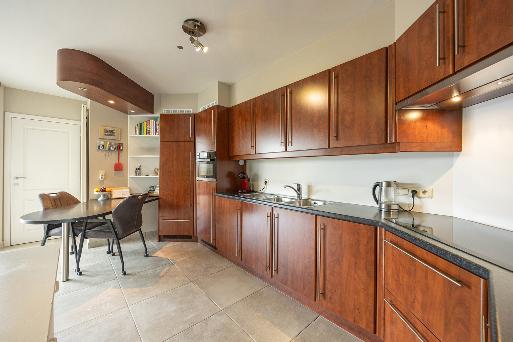 Rustig gelegen halfopen woning met mooie tuin - foto 5