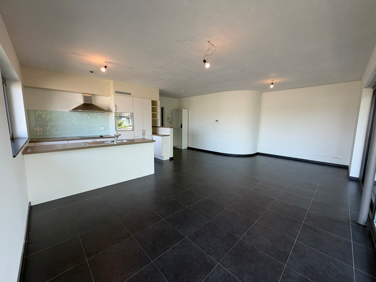 2 slpk-appartement nabij allerhande voorzieningen. - foto 4