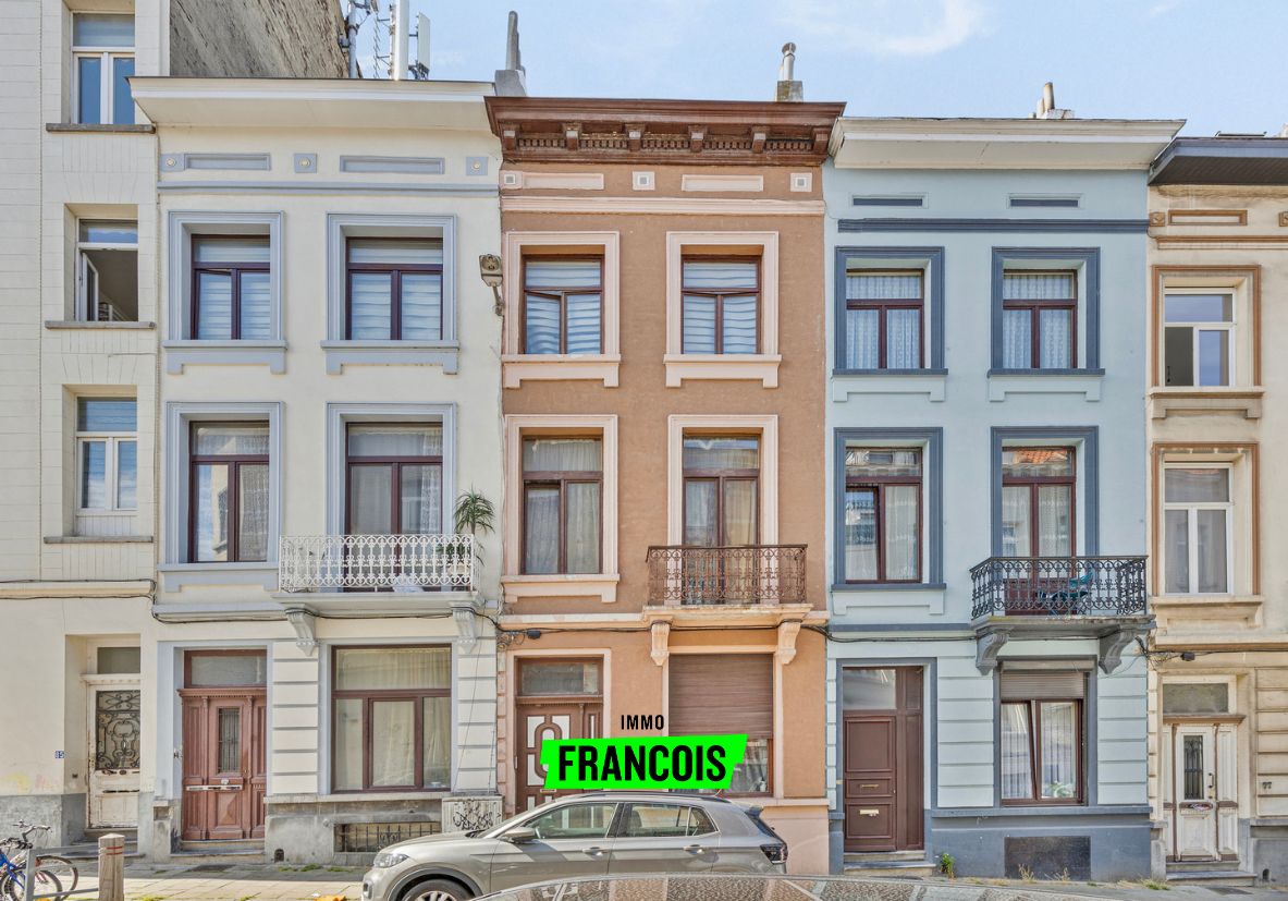 House for sale in Schaerbeek with 4 bedrooms - photo 1
