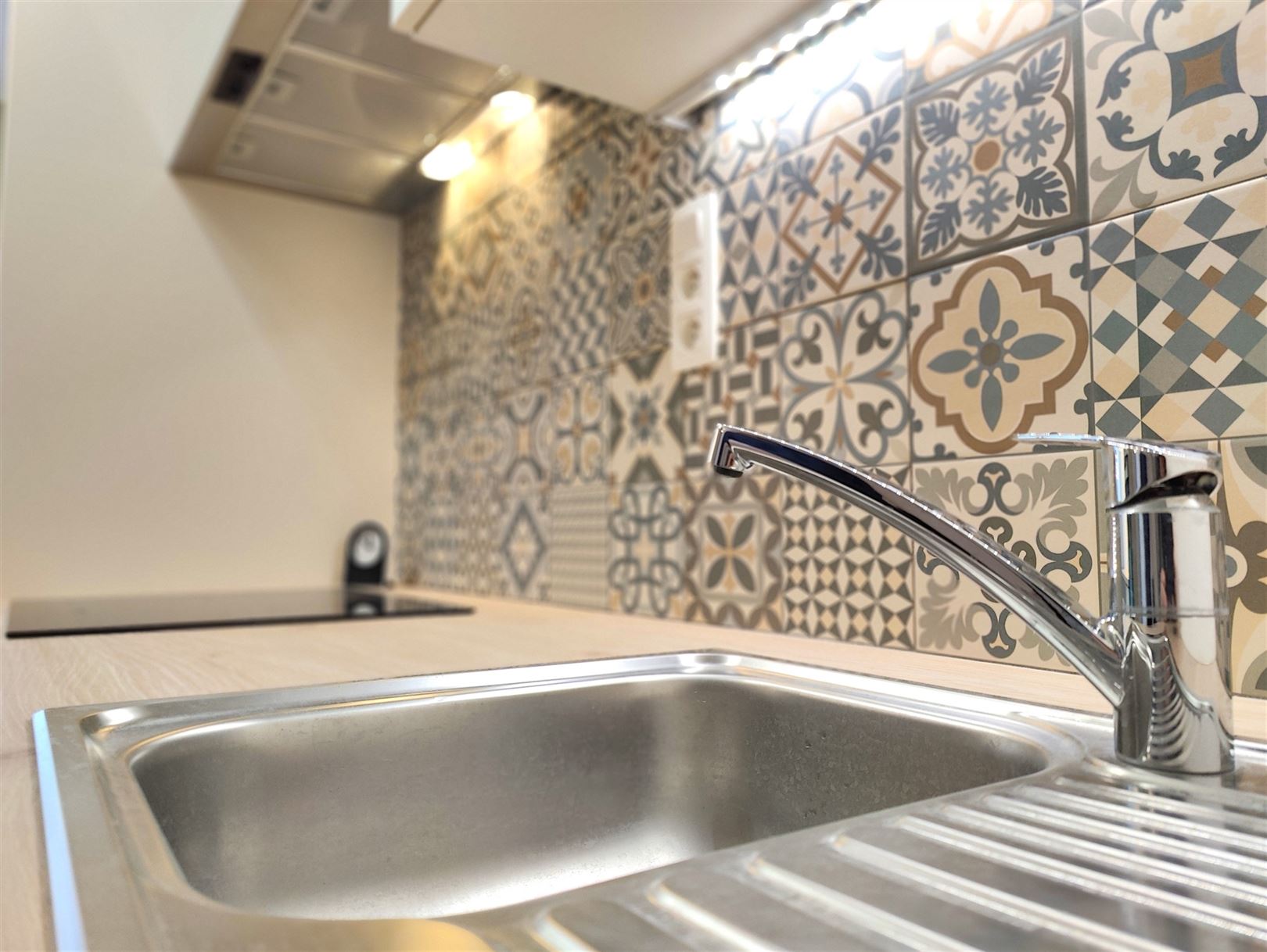 Ruim appartement in Avelgem, waar stijl en functionaliteit samenkomen voor een aangename leefomgeving. - foto 5