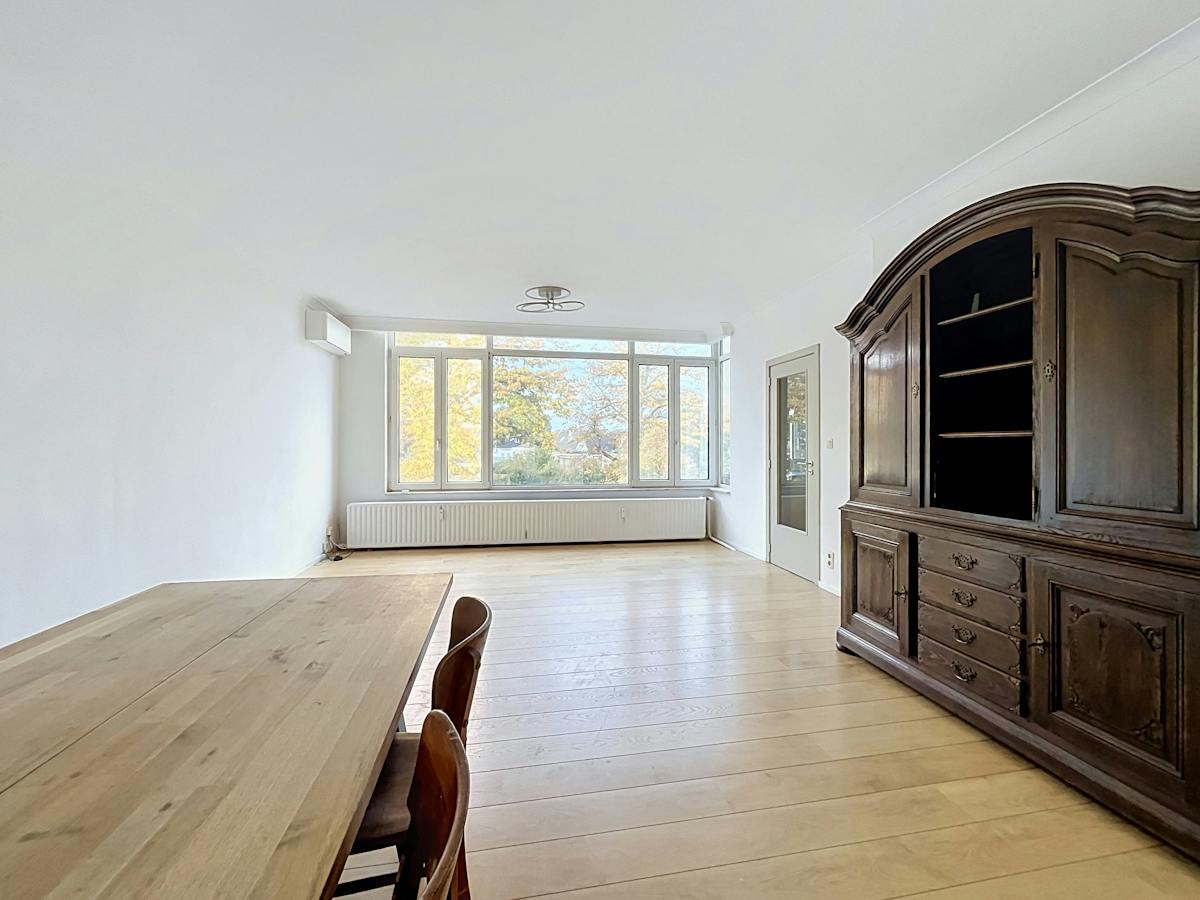 Lichtrijk 2-slaapkamerappartement met balkon te huur in Wilrijk - foto 1