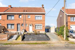 Maison 3 façades tout confort offrant de beaux espaces de vie et idéalement pensée pour la vie familiale et proche de toutes les commodités...