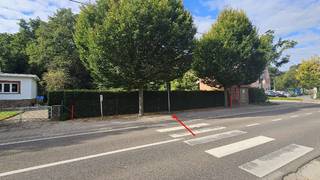 Perceel bouwgrond van 4a50ca voor open bebouwing gelegen langsheen verbindingsbaan. Zuidelijk georiënteerd.<br />Perceelsbreedte vooraan circa 16m - achteraan 8m.<br />Perceelsdiepte: 31m.<br />Bouwbreedte: max. 9m - bouwdiepte: max. 15m.<br />Dakhelling tussen 0 en 45°. Kroonlijsthoogte: max. 7m20.<br />Geen bouwverplichting. Goedgekeurde verkaveling.<br />Kosten voor opmeting + afpaling en aandeel verkavelingsakte ten laste van koper.<br />Gelegen: Mechelsebaan links van nr. 94A.<br />Stedenbouw info in aanvraag (woongebied - RUP Hart van Keerbergen in zone voor wonen).<br />Geen risicozone voor overstromingen - perceelscore B.