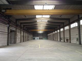 Entrepôt spacieux à louer à Manage – Idéalement situé !Découvrez ce superbe entrepôt de ± 2.000 m² avec une hauteur de 7 m, parfaitement adapté à vos...