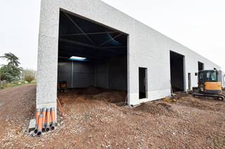 Commercial for rent in Sint-Laureins