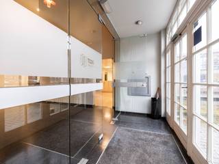 Dit centraal gelegen kantoorgebouw ligt op een boogscheut van de autosnelweg E34, waardoor verplaatsingen vlotjes kunnen verlopen.Het pand bevindt...