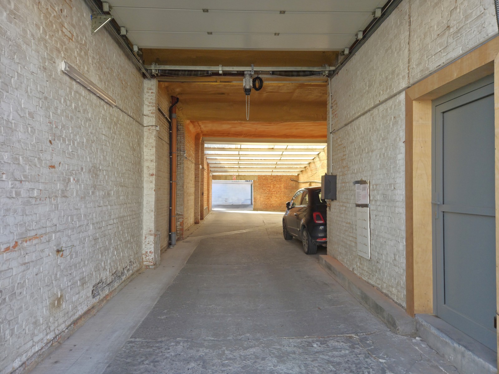 Opbrengsteigendom met garages en appartement - foto 2