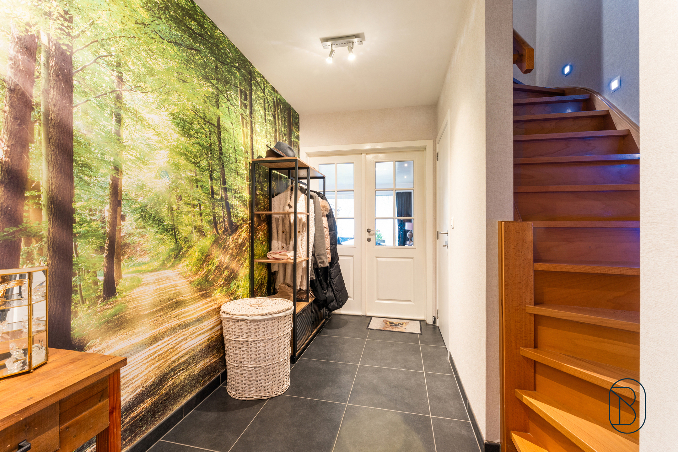 Instapklare woning met 4+ kamers, tuin, oprit en garage - foto 4