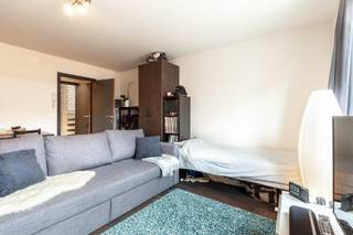 Deze studio is beschikbaar vanaf 1 oktober en is gelegen in een kleinschalig project met vijf eenheden, wat maakt dat het er heerlijk en rustig vertoeven is. De centrale ligging te centrum Heverlee alsook in de onmiddellijke nabijheid van Leuven centrum zorgt voor een uitstekende uitvalsbasis. <br />De studio ligt op het eerste verdiep aan de achterzijde van het gebouw en is standaard bemeubeld (enkel bed zonder matras, bureau, bureaustoel, kleerkast). <br />De huurprijs bedraagt 750 euro per maand + een forfait van 125 euro per maand voor de gemeenschappelijke kosten, brandverzekering, het privatief verbruik van water, internet, elektriciteit en gas. <br />Interesse? Contacteer ons voor meer informatie of een bezichtiging.<br />016 40 60 20 // info@covas.be // www.covas.be