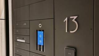 Very wide underground car park in the parking lot in the center of Hasselt. Drive in via Q-Park on Colonel Dusartplein and reach the top in the heart of Hasselt Center via an elevator in the Meldertstraat.Parking in downtown Hasselt has never been so easy!The quickest way to visit this apartment? Request your visit via the red button on our website (www.dewaele.com).Appointments cannot be made by phone. For other questions, you can contact us by phone at 011 30 50 50.See you soon