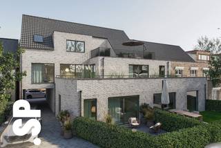 Gelijkvloers appartement te koop in residentie 'OLMSEBAAN'.<br /><br />Ontdek dit gelijkvloers appartement met ruim terras in de nieuwe residentie ‘OLMSEBAAN’. De indeling omvat een inkomhal, twee comfortabele slaapkamers, een moderne badkamer, een apart toilet, een praktische berging/wasplaats, een ruime en lichtrijke woonkamer met open keuken.<br /><br />Het gebouw is uitgerust met een lift en biedt diverse parkeermogelijkheden aan de rechterzijde van het gebouw: autostaanplaatsen, carports en garages zijn apart aan te kopen.<br /><br />De appartementen worden opgetrokken met ecologisch verantwoorde materialen en voldoen aan de BEN-norm (Bijna-EnergieNeutraal) met een E-peil lager dan 30. Hiervoor worden ze uitgerust met milieuvriendelijke technieken.<br /><br />Centraal gelegen op wandelafstand van het centrum, met een vlotte verbinding naar in- en uitvalswegen.<br /><br />Verkoop onder BTW-stelsel, mogelijkheid tot toepassing van het 6% btw-tarief. Een ideale opportuniteit, zowel voor starters als voor investeerders.<br /><br />De afgebeelde beelden en materialen zijn bedoeld ter inspiratie en kunnen afwijken van de definitieve oplevering.<br /><br />Voor meer informatie of een bezoek ter plaatse, kan u contact opnemen met IMMO SP via 014 59 10 20 of mailen naar jill@immosp.be. Benieuwd naar de waarde van uw eigen woning? Vraag vrijblijvend een gratis verkoopanalyse aan – wij helpen u graag verder!