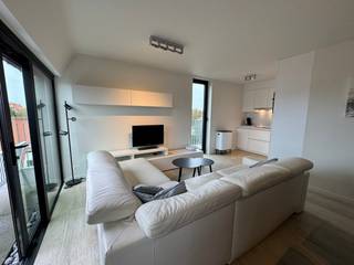 Ontdek dit instapklare, volledig gemeubelde appartement op de derde verdieping van de recente residentie Sea Breeze. Dankzij zijn gunstige...